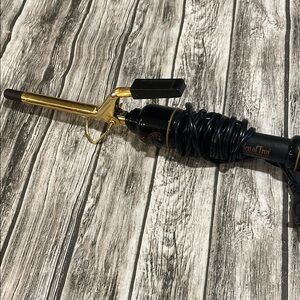 Helen of Troy Gold Curling Iron